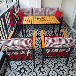 Kızıl Balkon Takımı